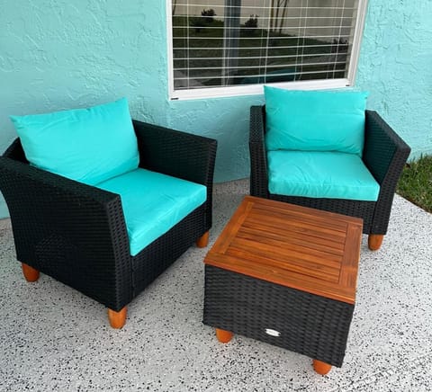 NEW Renovated luxury home with private heated pool, game room Near Anna Maria Island and IMG House in Bradenton