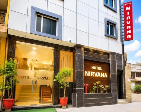 Property building, Facade/entrance, Property logo or sign