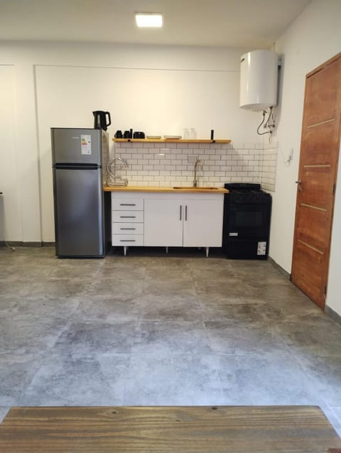 Kitchen or kitchenette, pet friendly, stove