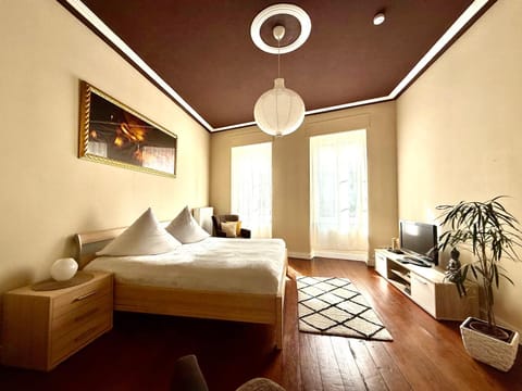 Bed, Living room, Bedroom