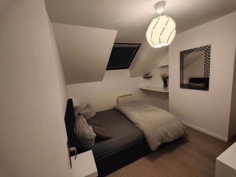 Les Lofts De Provins: Apt 8 Apartment in Île-de-France