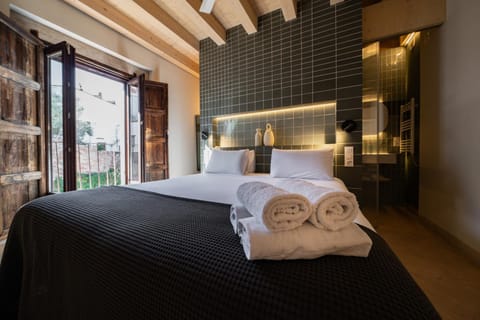 Bed, View (from property/room), Photo of the whole room, Bedroom, City view, Street view, towels