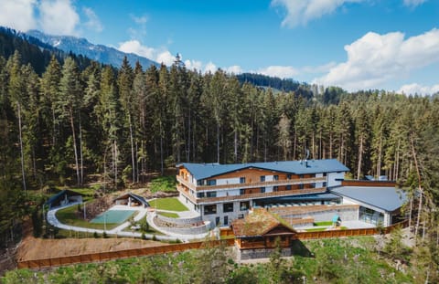 Property building, Spring, Natural landscape, Summer, Mountain view