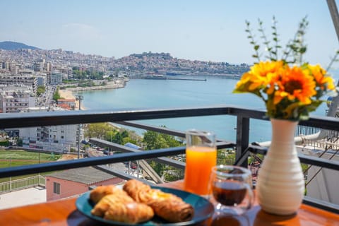 View (from property/room), Balcony/Terrace, City view, Mountain view, Sea view