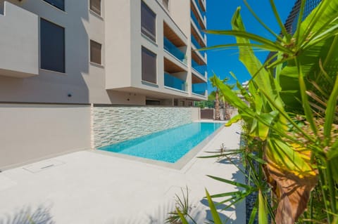 Property building, Pool view