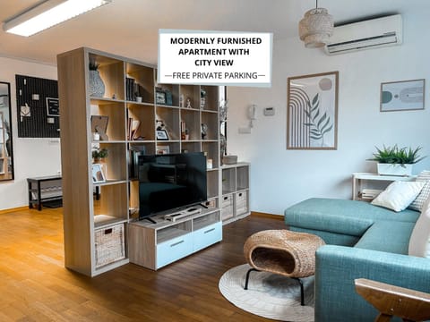 Communal lounge/ TV room, TV and multimedia, Living room, air conditioner