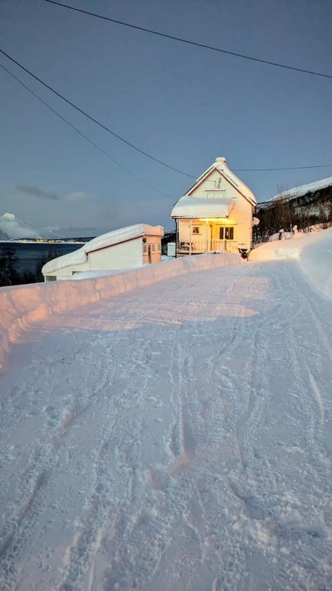 Villa Lyngenfjord House in Troms Og Finnmark