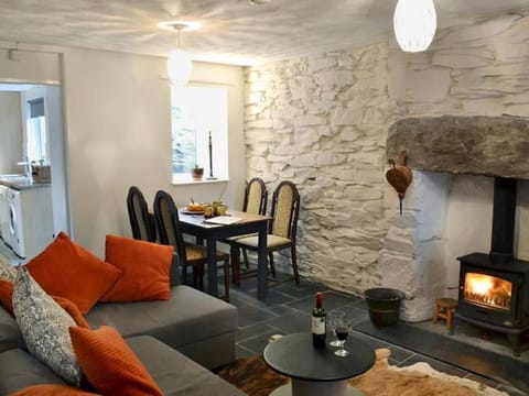 Cosy terrace cottage built into the mountain side. House in Wales
