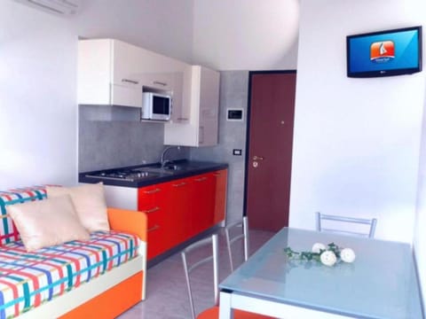 Communal lounge/ TV room, Living room, Seating area, Dining area, kitchen