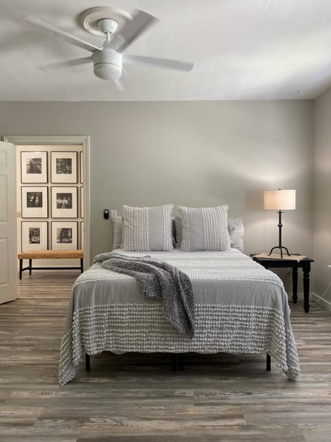 2 BR Loft - Walk to Cafes-Breweries- Arts & Entertainment District Apartment in Glens Falls