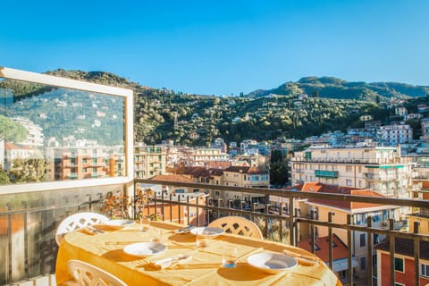 Property building, View (from property/room), Balcony/Terrace, City view