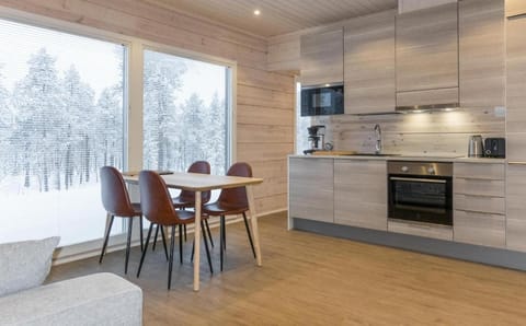 Coffee/tea facilities, Kitchen or kitchenette, Dining area, minibar, pet friendly, stove, toaster