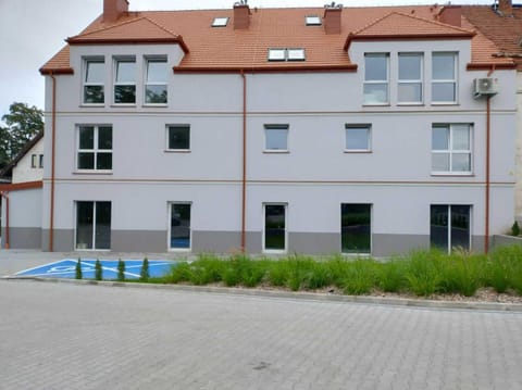 Property building, Location
