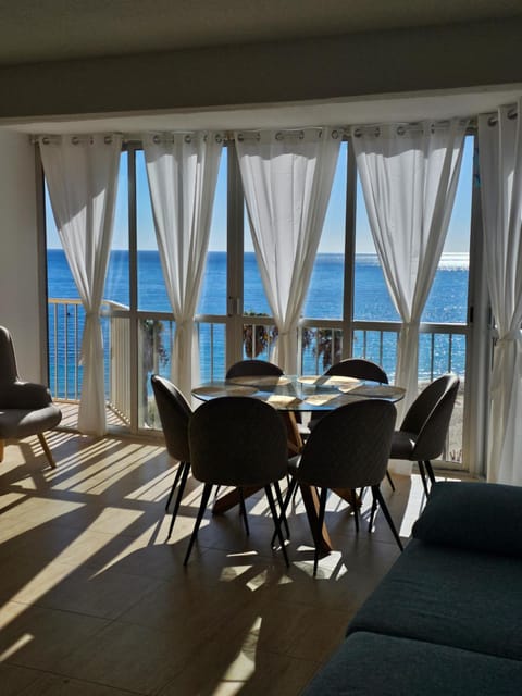 Seating area, Dining area, Sea view