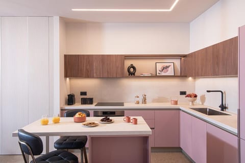 Coffee/tea facilities, pet friendly, stove, kitchen