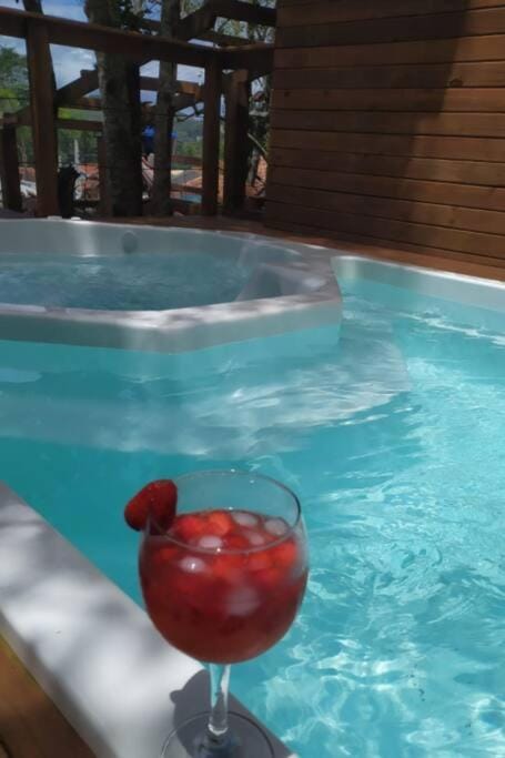 Hot Tub, Swimming pool