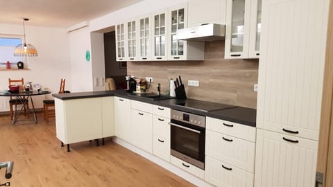 Coffee/tea facilities, Kitchen or kitchenette, dishwasher, pet friendly, stove, toaster