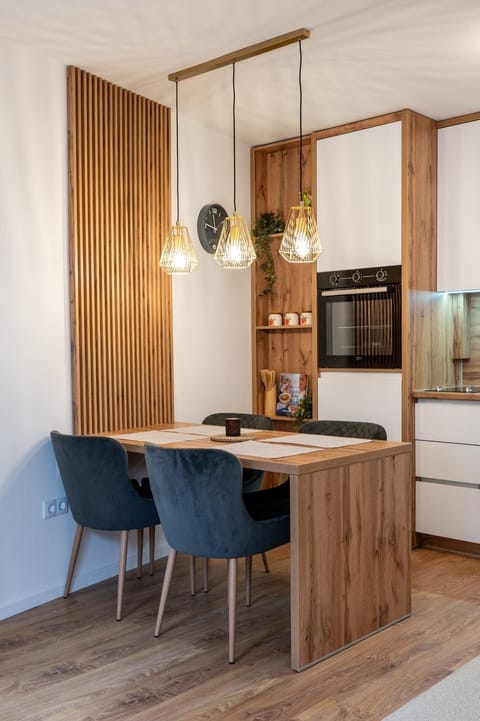 Kitchen or kitchenette, Dining area, pet friendly