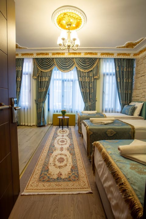 Bed, Photo of the whole room, Seating area, Bedroom