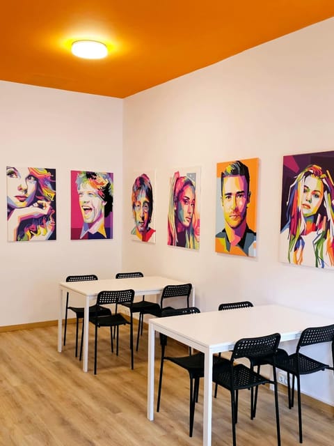 Seating area, Dining area