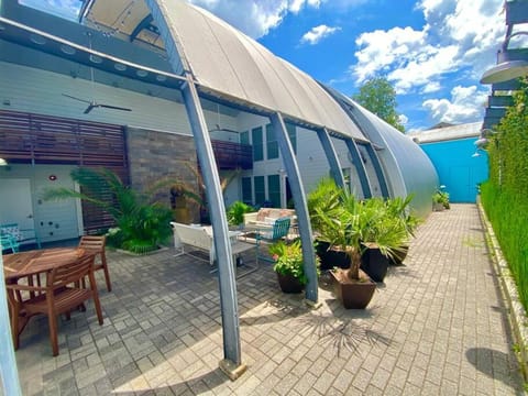 Moon 101 - Full Moon Suite - 2BR 2 5 Bath + Living Apartment in Ninth Ward