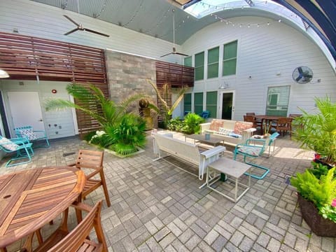 Moon 401 - Half Moon Suite - 2BR - 2 Bath Apartment in Ninth Ward