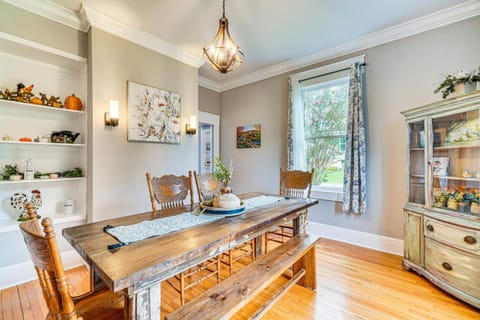 Spacious Athens Home about 1 Mi to Downtown! House in Tennessee