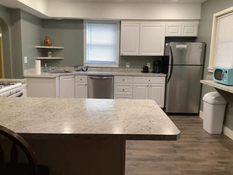 Kitchen or kitchenette, dishwasher, minibar, pet friendly, toaster