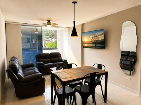 Communal lounge/ TV room, TV and multimedia, Living room, Dining area