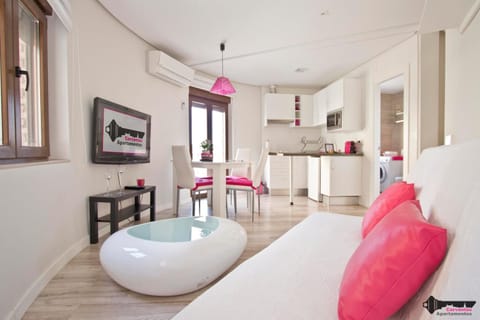Balcony/Terrace, Kitchen or kitchenette, Dining area