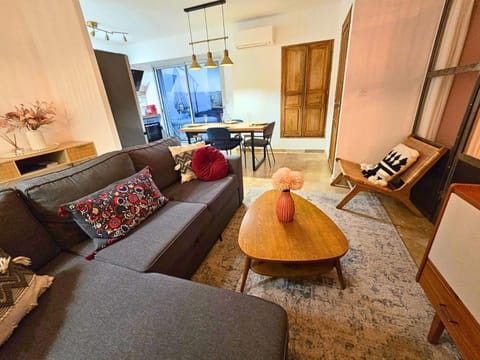 Riverside flat between Isle sur la Sorgue & Gordes Apartment in Fontaine-de-Vaucluse