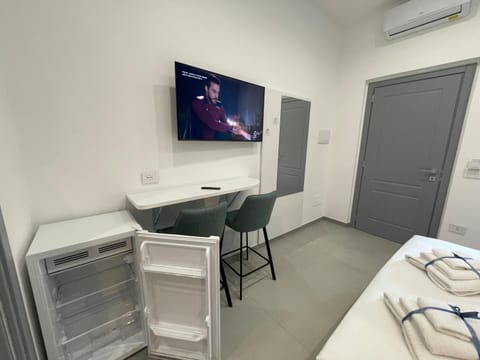 TV and multimedia, Dining area, air conditioner
