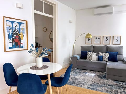 Living room, air conditioner