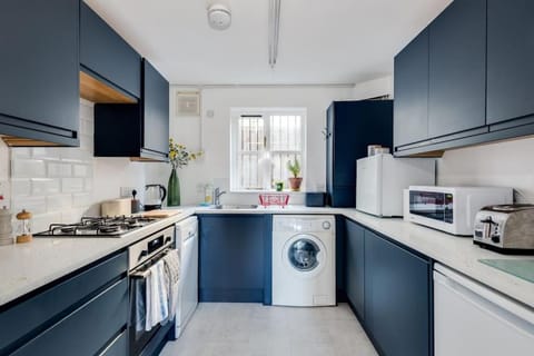 Kitchen or kitchenette, dishwasher, minibar, pet friendly, stove, toaster, washing machine