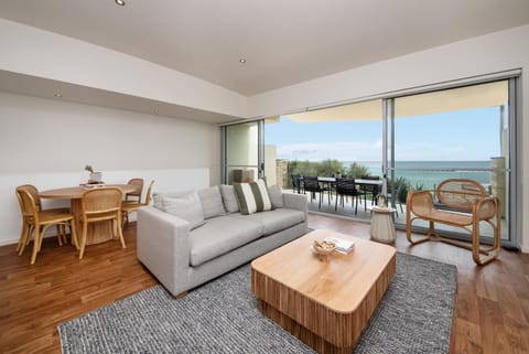 Living room, Dining area, Sea view