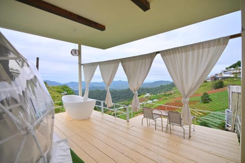 View (from property/room), Balcony/Terrace, Mountain view