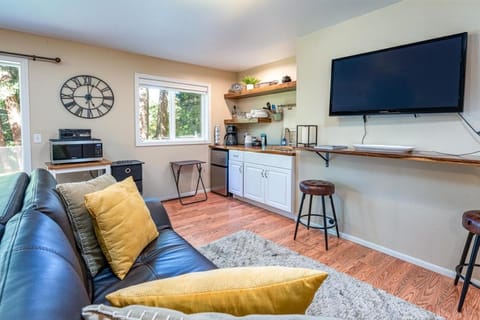 Baby Bella- w/ concierge laundry service Apartment in Corvallis