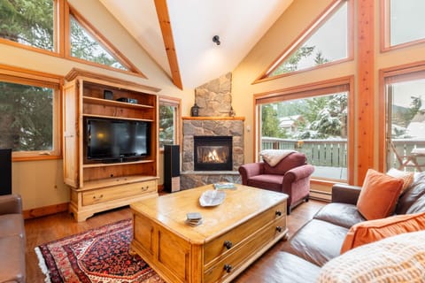 TV and multimedia, Living room, Seating area, flat iron