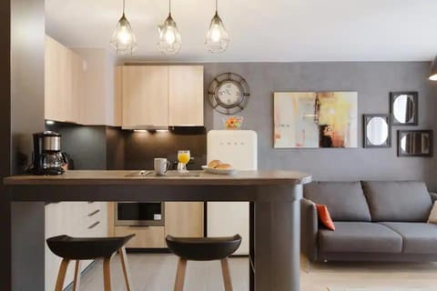 Paris-La Défense-Puteaux-Parking-Bail mobilité Apartment in Puteaux