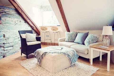 Duke House - Top Floor Apartment - 1 bedroom apartment with Hot Tub Apartment in Padstow