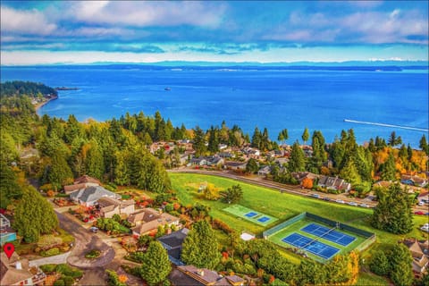 Spacious 3BR3BA with Spectacular Water Views House in Port Ludlow