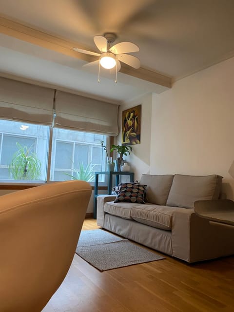 Living room, Seating area, fireplace