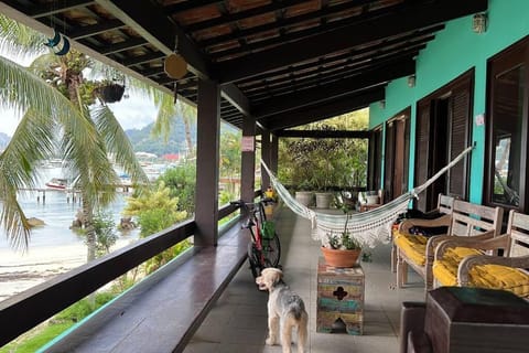 Casa Verde à Beira-Mar House in Angra dos Reis