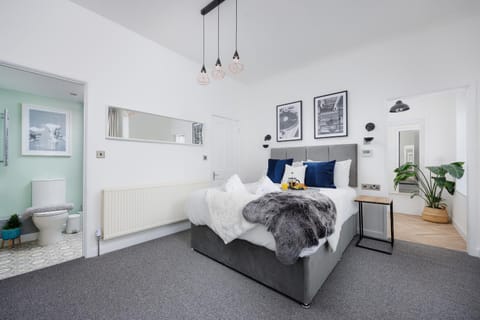 Bed, Bathroom, Bedroom