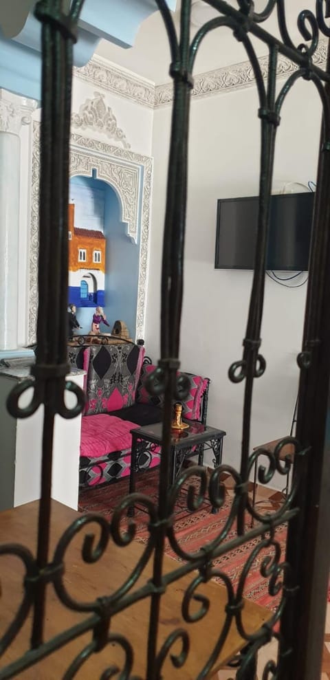 Communal lounge/ TV room, TV and multimedia, Living room, Decorative detail, Seating area, Evening entertainment