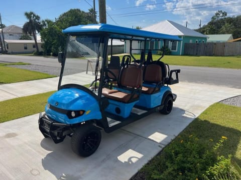 Laguna Peach: 3BA 2BA retreat for 10! Explore nearby beaches & activities House in Laguna Beach