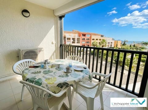 View (from property/room), Balcony/Terrace, Dining area