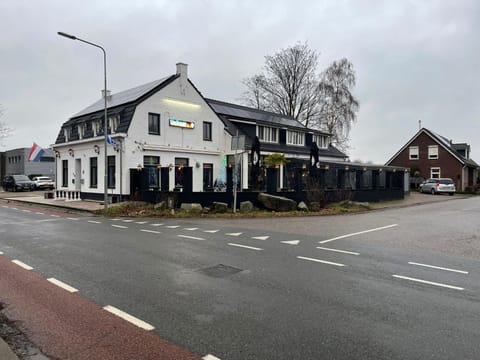 Property building, Day, Neighbourhood, Street view, Location
