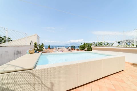Property building, Pool view, Sea view, Swimming pool, sunbed