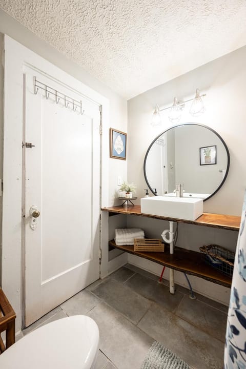 5 Min Fountain Square - Cozy Bates-Hendricks Home House in Indianapolis